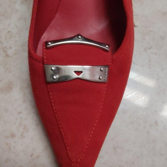 Size 7.5 Red Suede Prada Kitten Heel Pumps NEVER Worn, Pointy Toe with Buckle - Picture 5 of 6